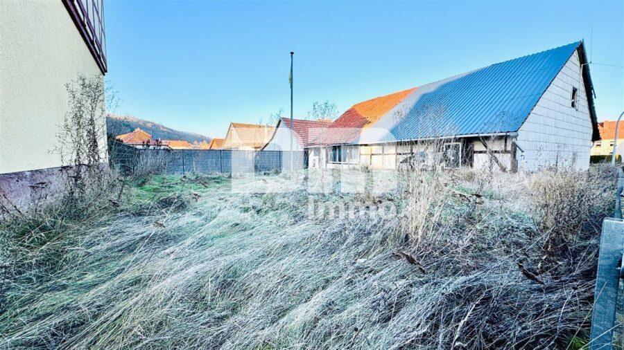 Bieterverfahren -Sanierungsbedürftiges Einfamilienhaus + große Scheune - Gartenbereich
